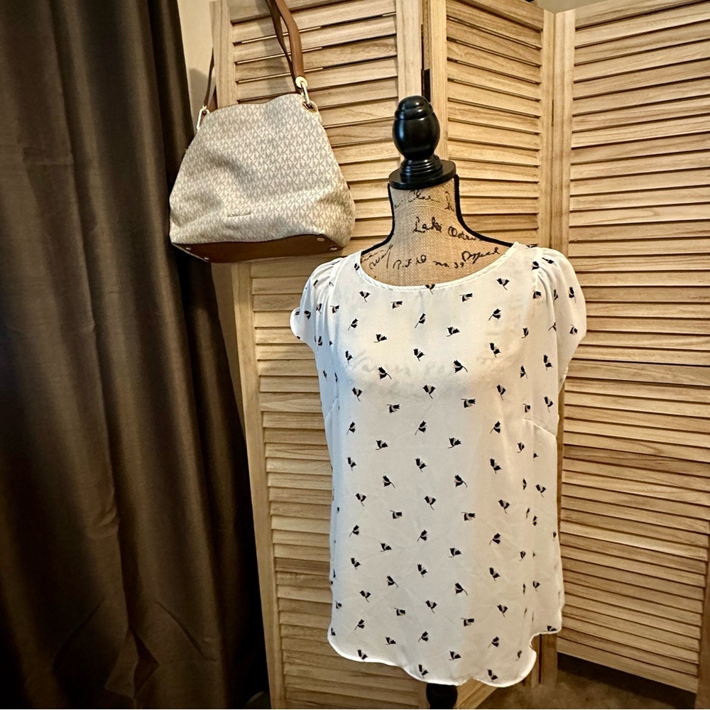 Philosophy | White and Black Floral Print Blouse